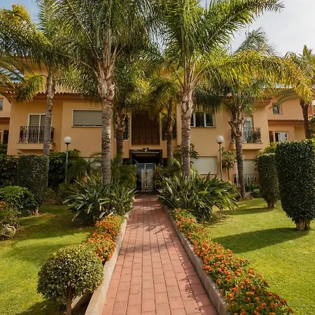 Penthouse With Sea Views In Nueva Andalucia 公寓 马尔韦利亚