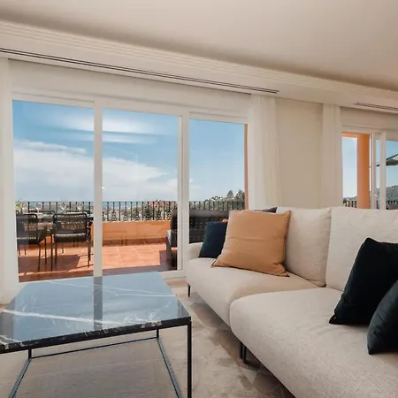 Penthouse With Sea Views In Nueva Andalucia 公寓 马尔韦利亚
